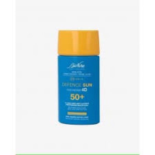 Bionike Defence Sun Solare Viso Fluido Anti-lucidità 50 ml Spf 50+ (SCAD.10/2027)